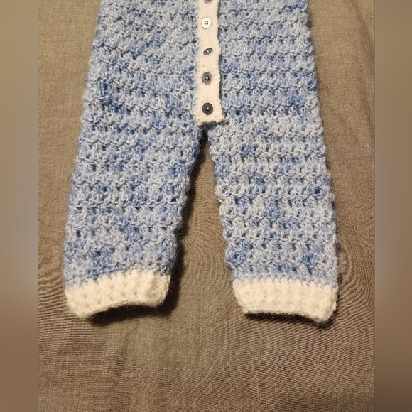 'Snug As A Bug' Handmade Onesie & Beanie Set | 3-6 months - Picture 5 of 8